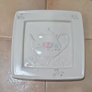 Pfaltzgraff White Ceramic Tea Rose Trivet